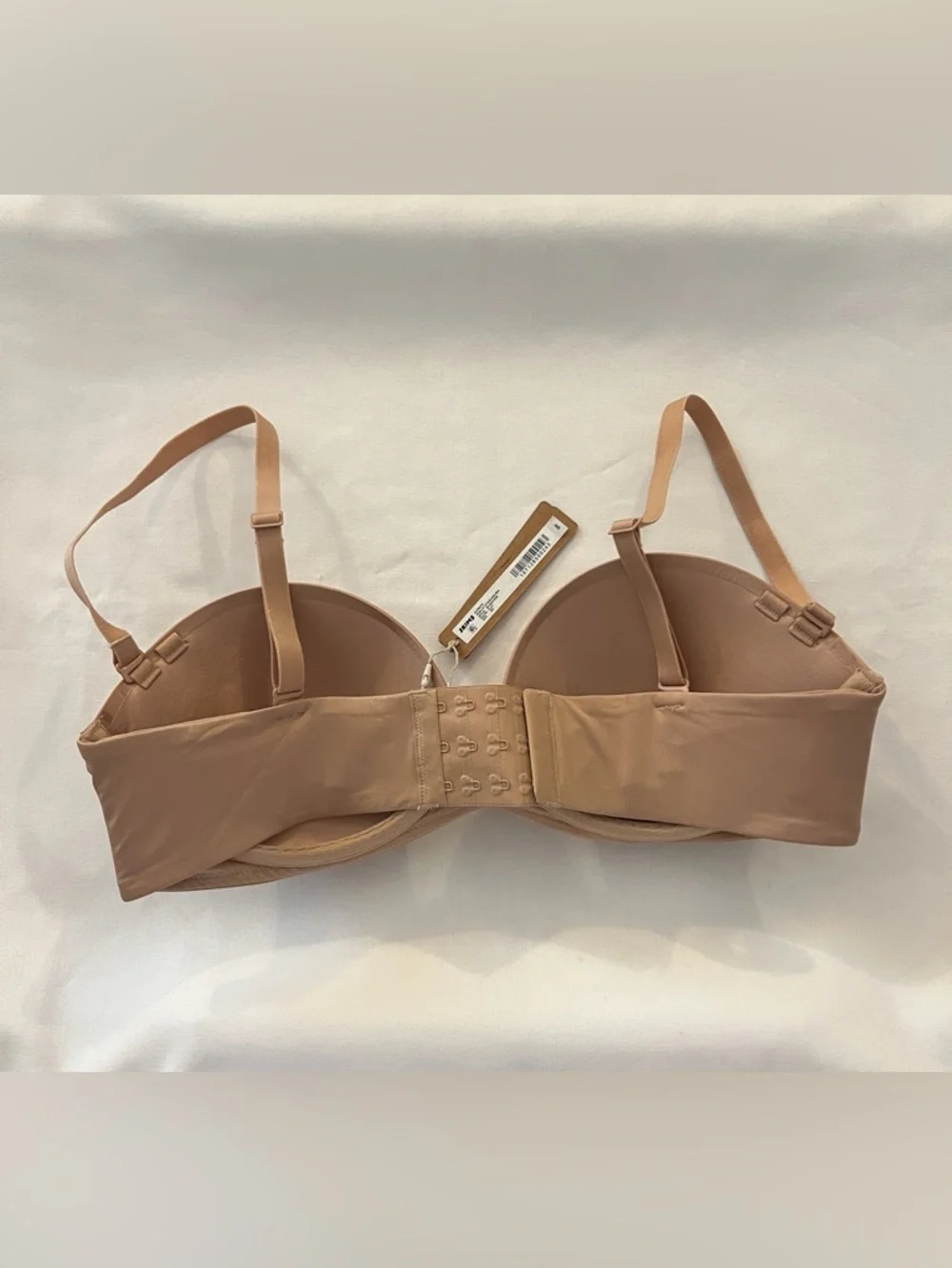 SKIMS ULTIMATE STRAPLESS PUSH-UP BRA - Picture 2 of 3